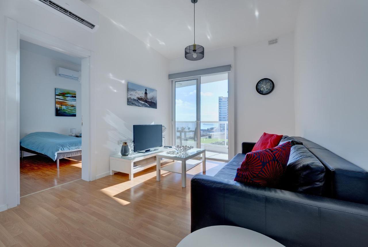 Apartment With Stunning Seaviews Sliema Ngoại thất bức ảnh